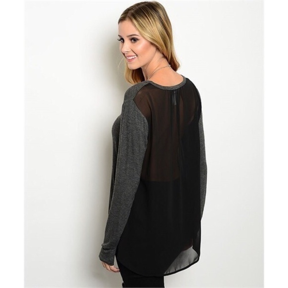 🆕 black and charcoal top